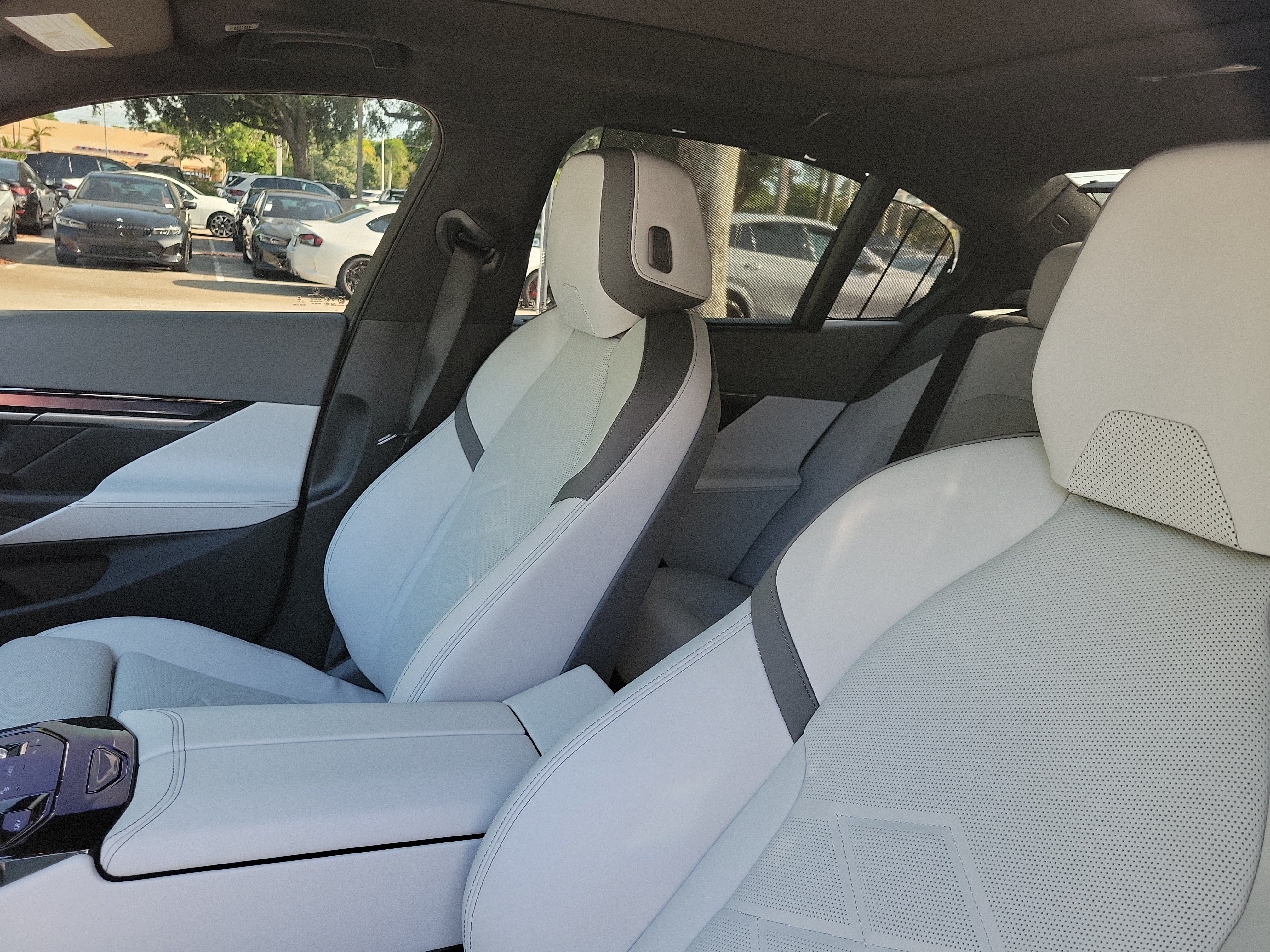Used 2025 BMW i5 M60 w/ Executive Package AWD/4WD image 12