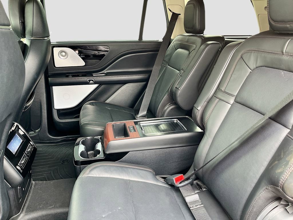 Used 2022 Lincoln Aviator Reserve w/ Equipment Group 201A AWD/4WD image 26