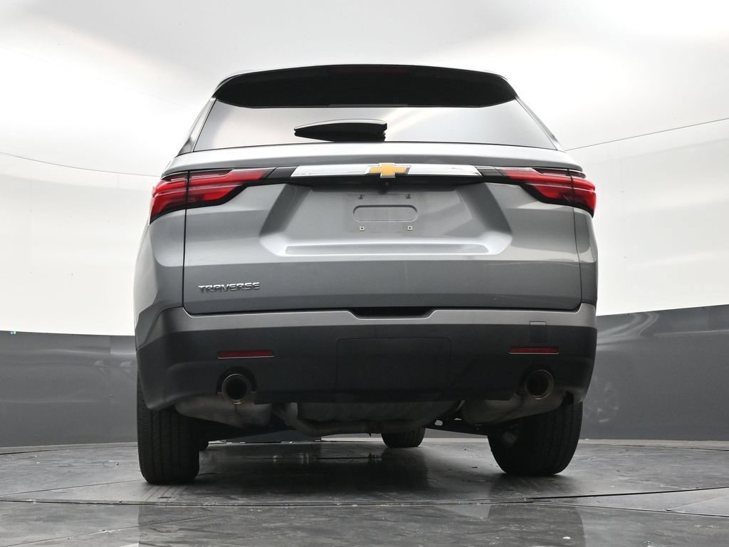Used 2023 Chevrolet Traverse LS FWD image 22