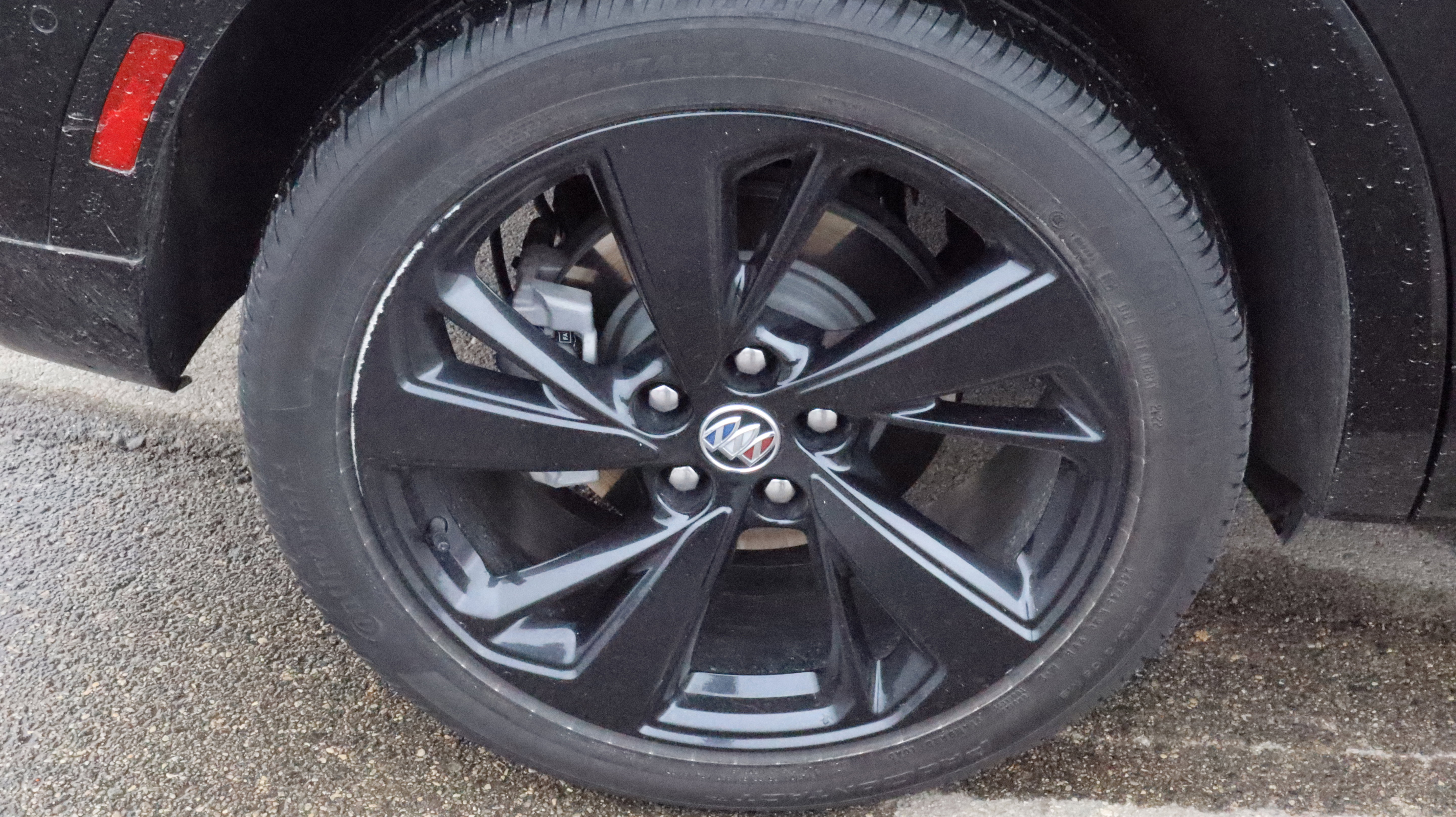 Certified 2022 Buick Envision Essence w/ Technology Package II AWD/4WD image 17