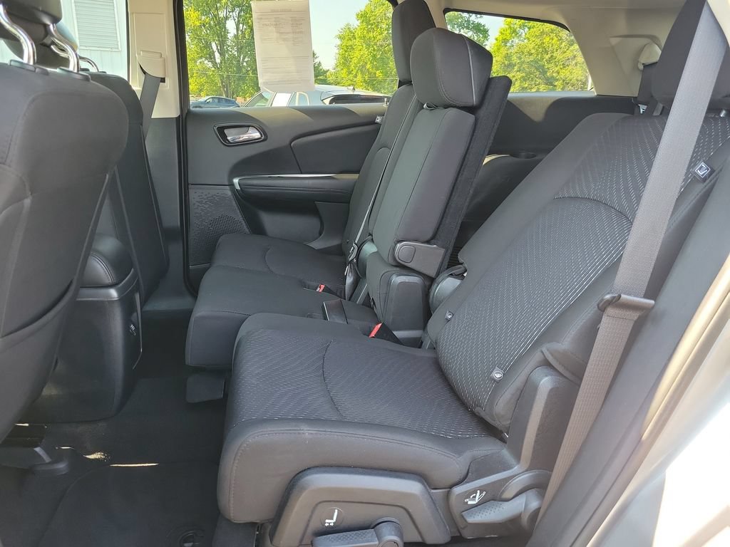 Used 2018 Dodge Journey SE w/ Connectivity Group FWD image 15