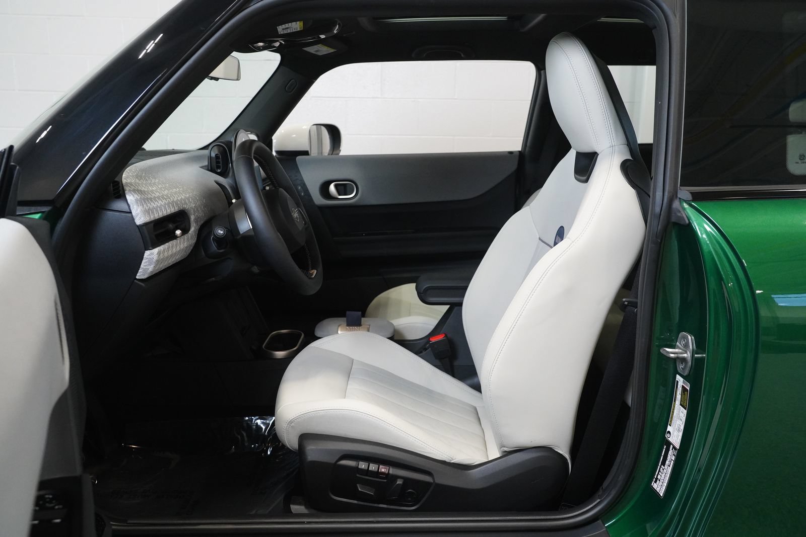 Used 2025 MINI Cooper S FWD image 11