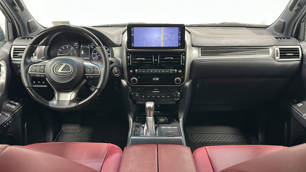 Used 2023 Lexus GX 460 Premium w/ Premium Package image 11