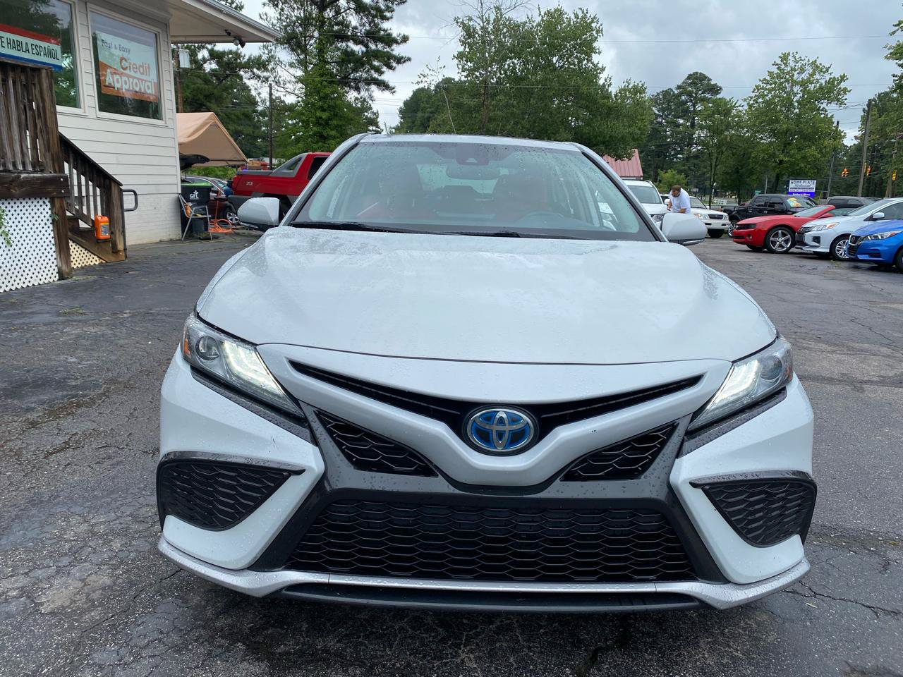 Used 2022 Toyota Camry XSE FWD image 2
