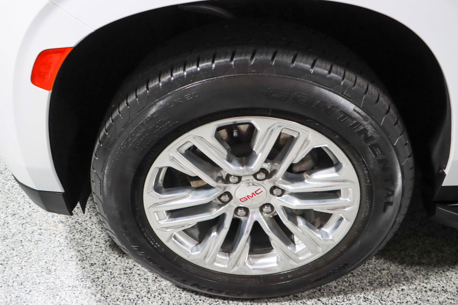 Used 2023 GMC Yukon SLT image 11