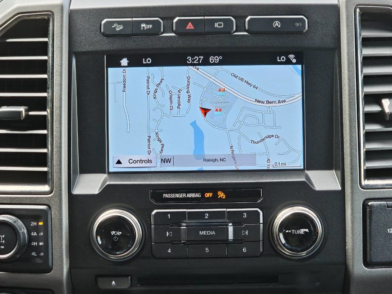 Used 2018 Ford F150 Raptor w/ Equipment Group 802A Luxury image 25