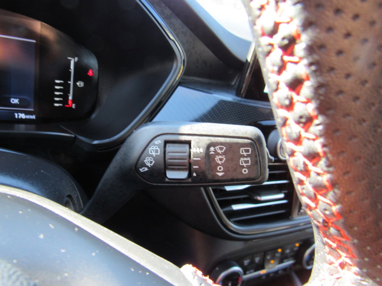 Used 2024 Ford Escape ST-Line image 24