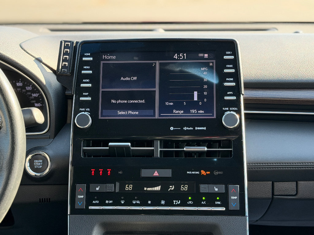 Used 2022 Toyota Avalon XLE FWD image 11