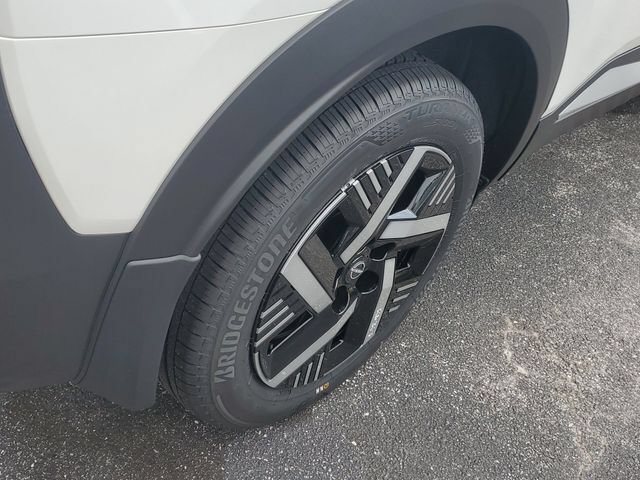 New 2026 Nissan Kicks SV w/ SV Premium Package FWD image 5