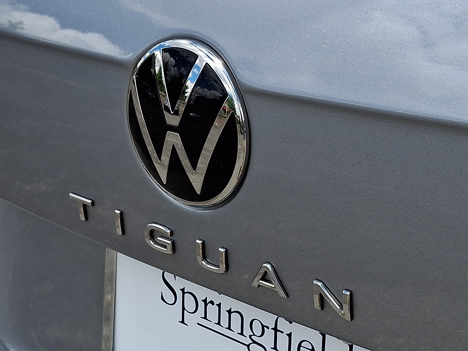 Used 2023 Volkswagen Tiguan SE AWD/4WD image 30