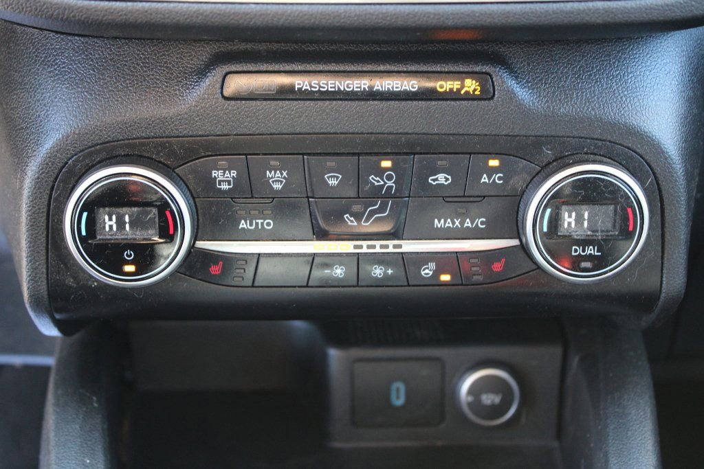 Used 2020 Ford Escape Titanium image 22