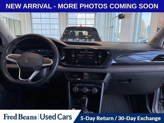 Used 2022 Volkswagen Taos SEL image 11