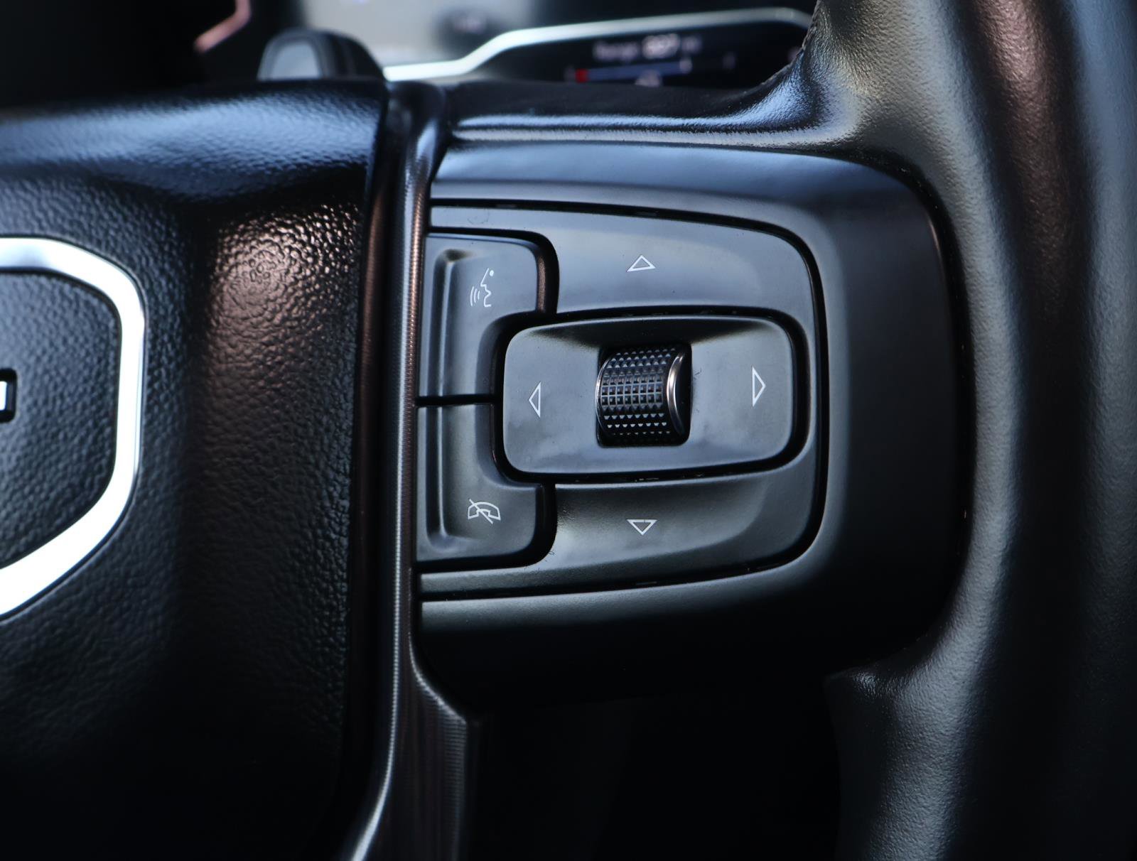 Used 2024 GMC Yukon XL Denali Ultimate image 34