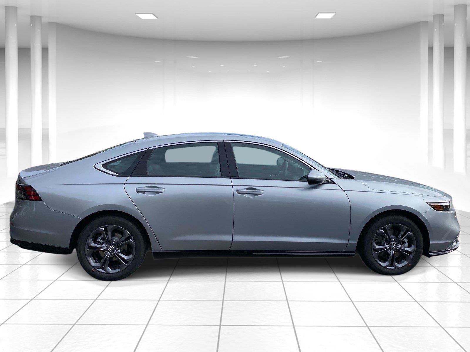 New 2026 Honda Accord EX-L image 2