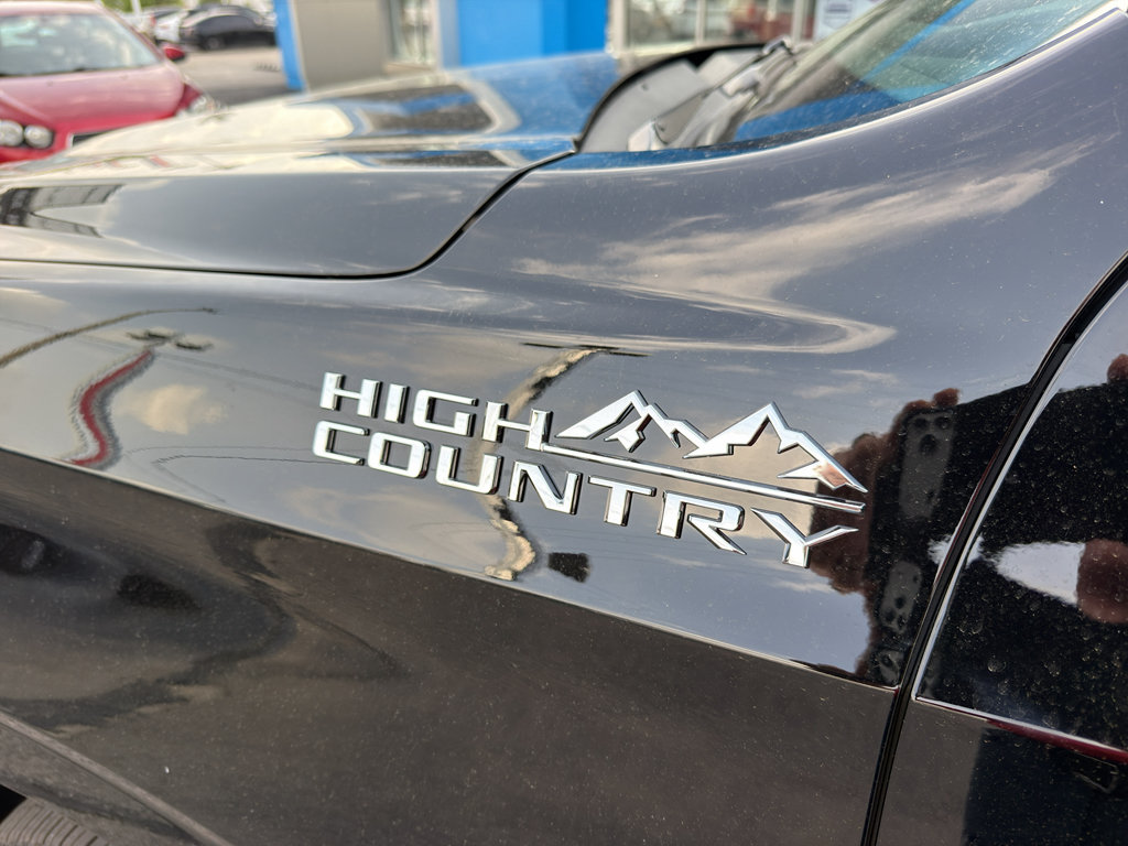 New 2026 Chevrolet Suburban High Country w/ Sun And Tow Package AWD/4WD image 8