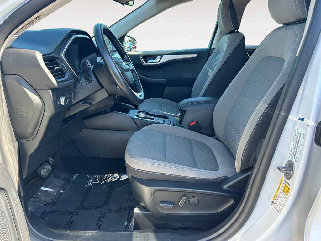 Used 2020 Ford Escape SE Sport image 16