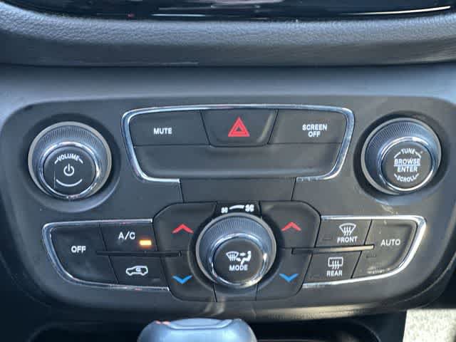 Used 2018 Jeep Compass Limited w/ Navigation Group image 16