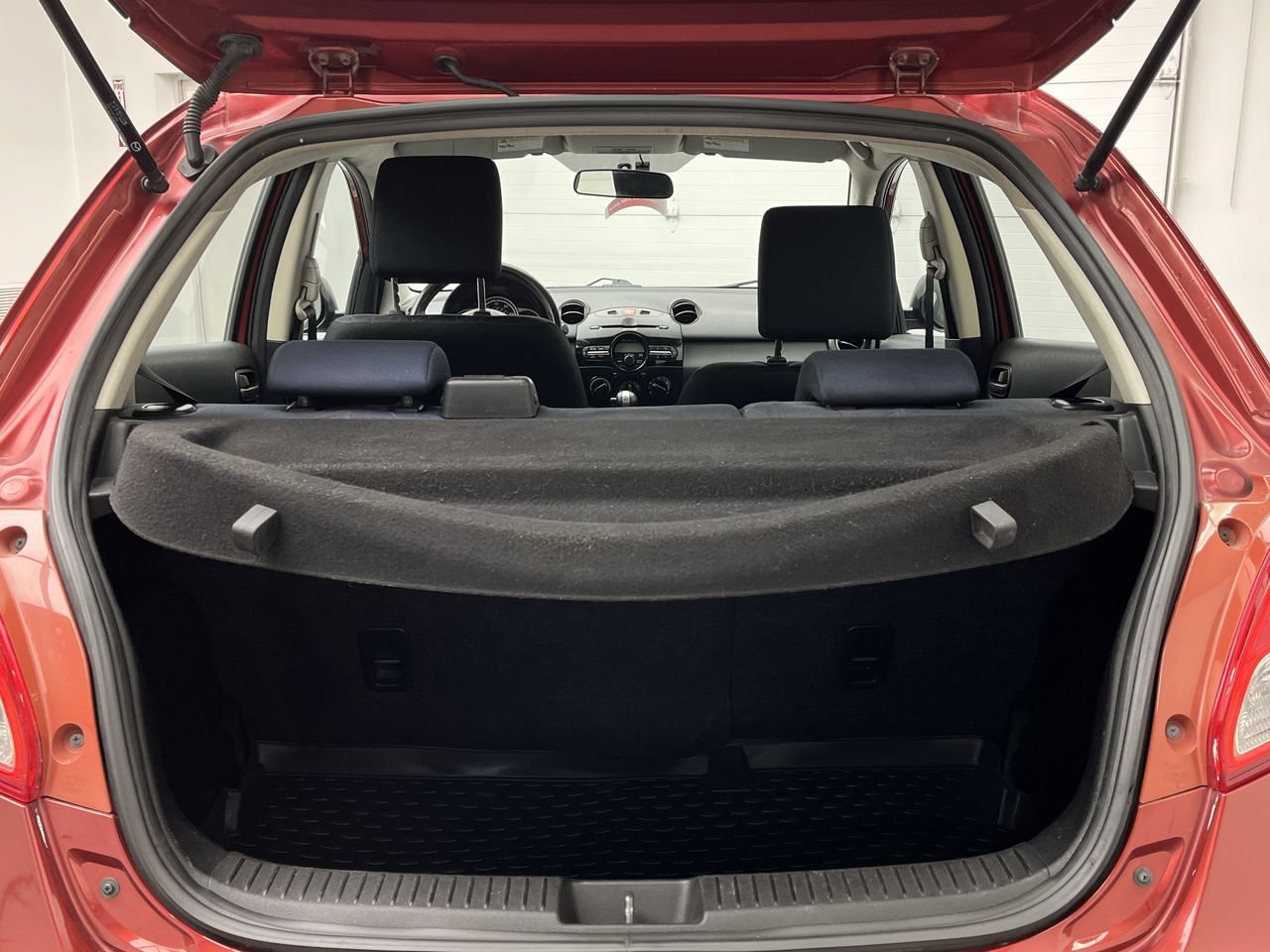 Used 2014 MAZDA MAZDA2 Sport FWD image 19