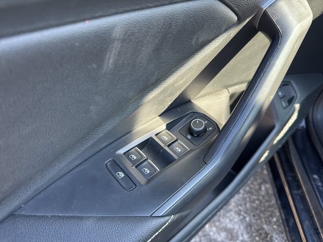 Used 2024 Volkswagen Jetta SE FWD image 20