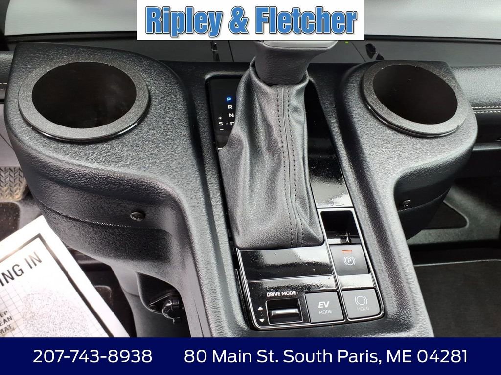 Used 2025 Toyota Sienna XLE image 21