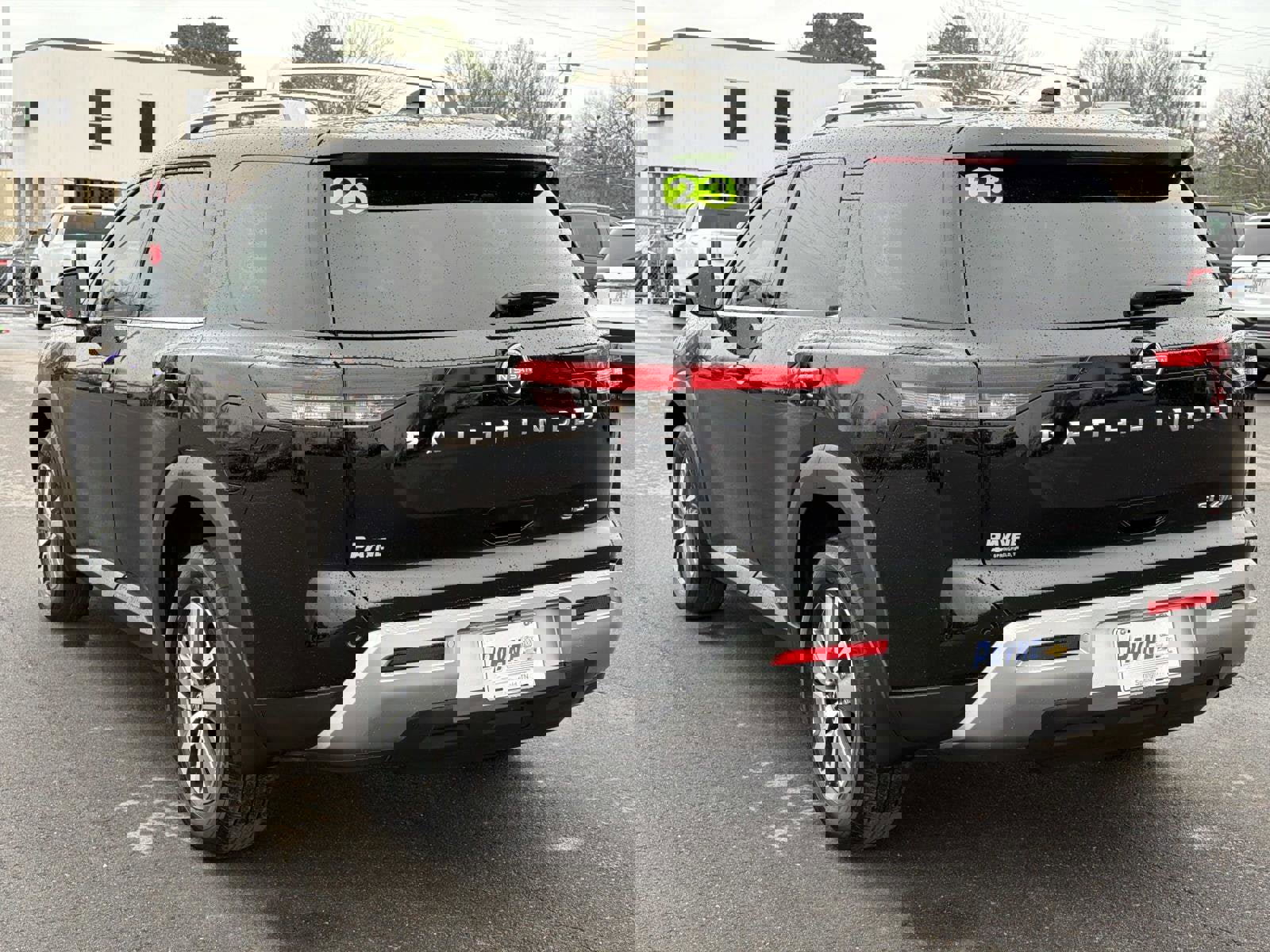 Used 2023 Nissan Pathfinder SL image 16