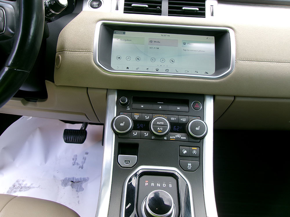 Used 2017 Land Rover Range Rover Evoque SE image 14