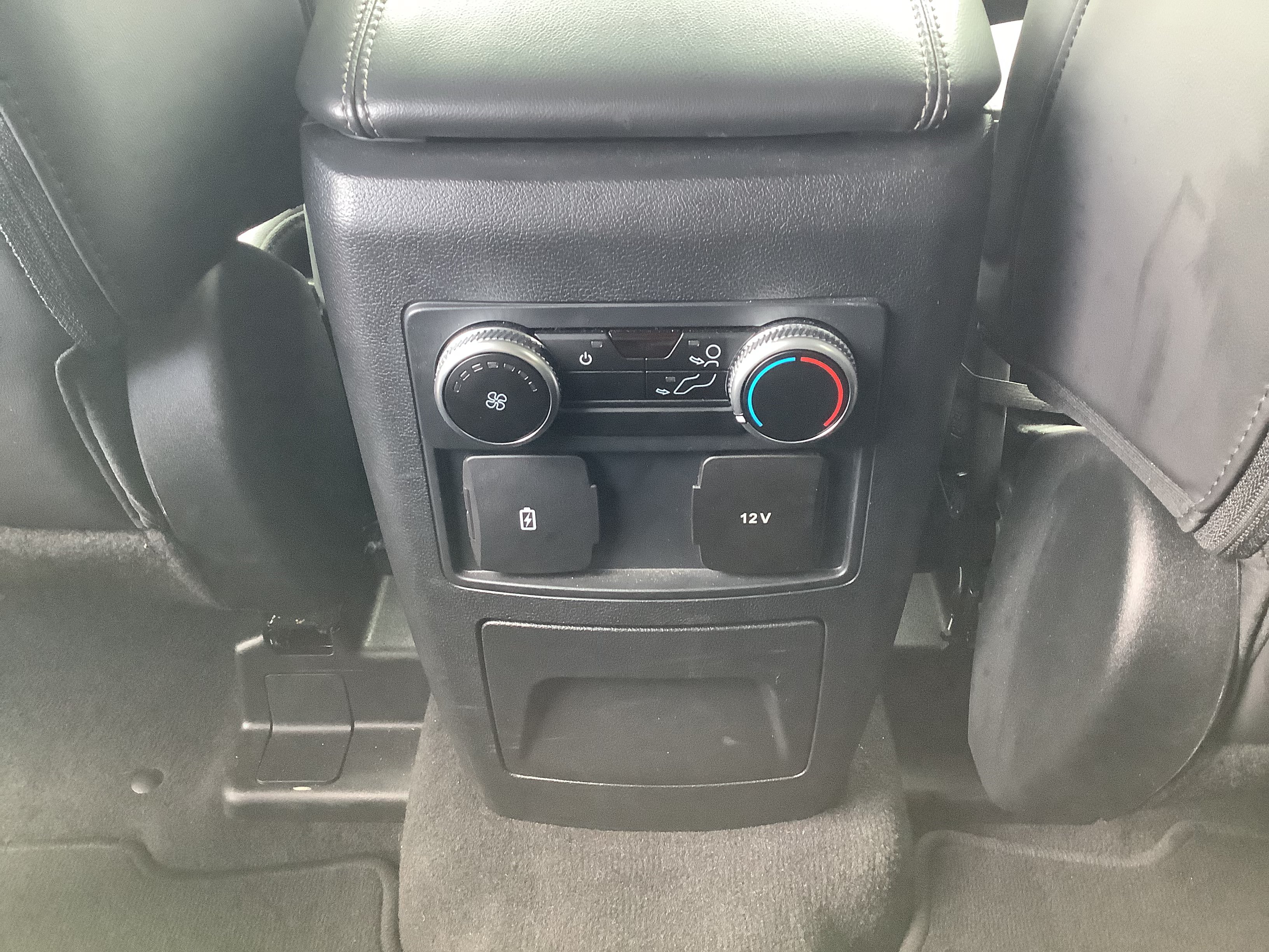 Used 2022 Ford Explorer XLT w/ Equipment Group 202A AWD/4WD image 11
