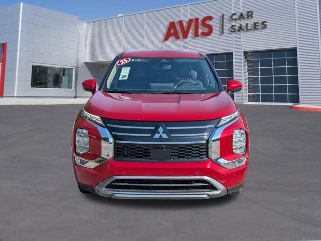 Used 2025 Mitsubishi Outlander SE AWD/4WD image 2