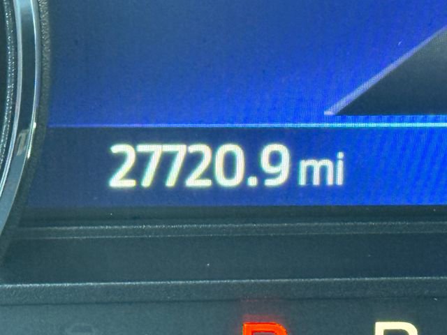 Used 2022 Ford Explorer XLT w/ Equipment Group 202A image 16