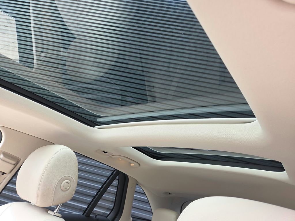 Used 2021 Mercedes-Benz GLC 300 4MATIC image 14