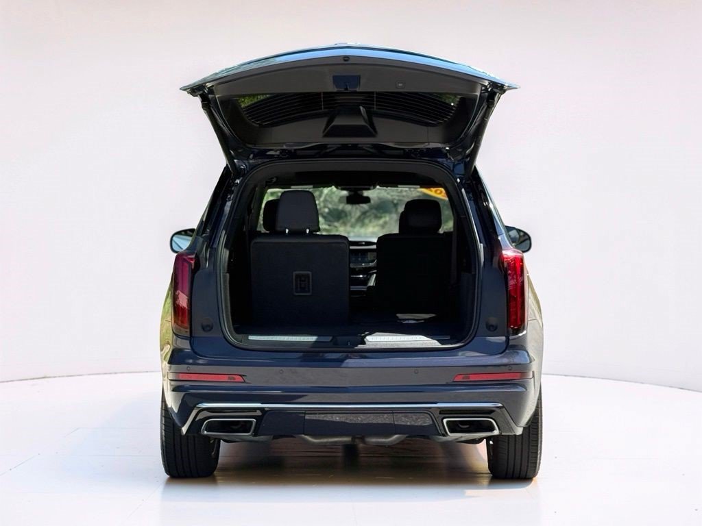 Certified 2025 Cadillac XT6 Premium Luxury FWD image 13