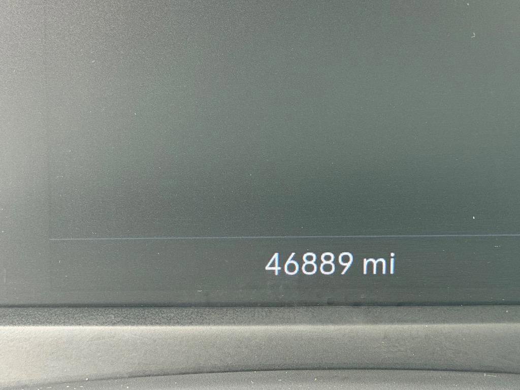 Used 2022 Cadillac XT4 Luxury w/ Cold Weather Package image 13