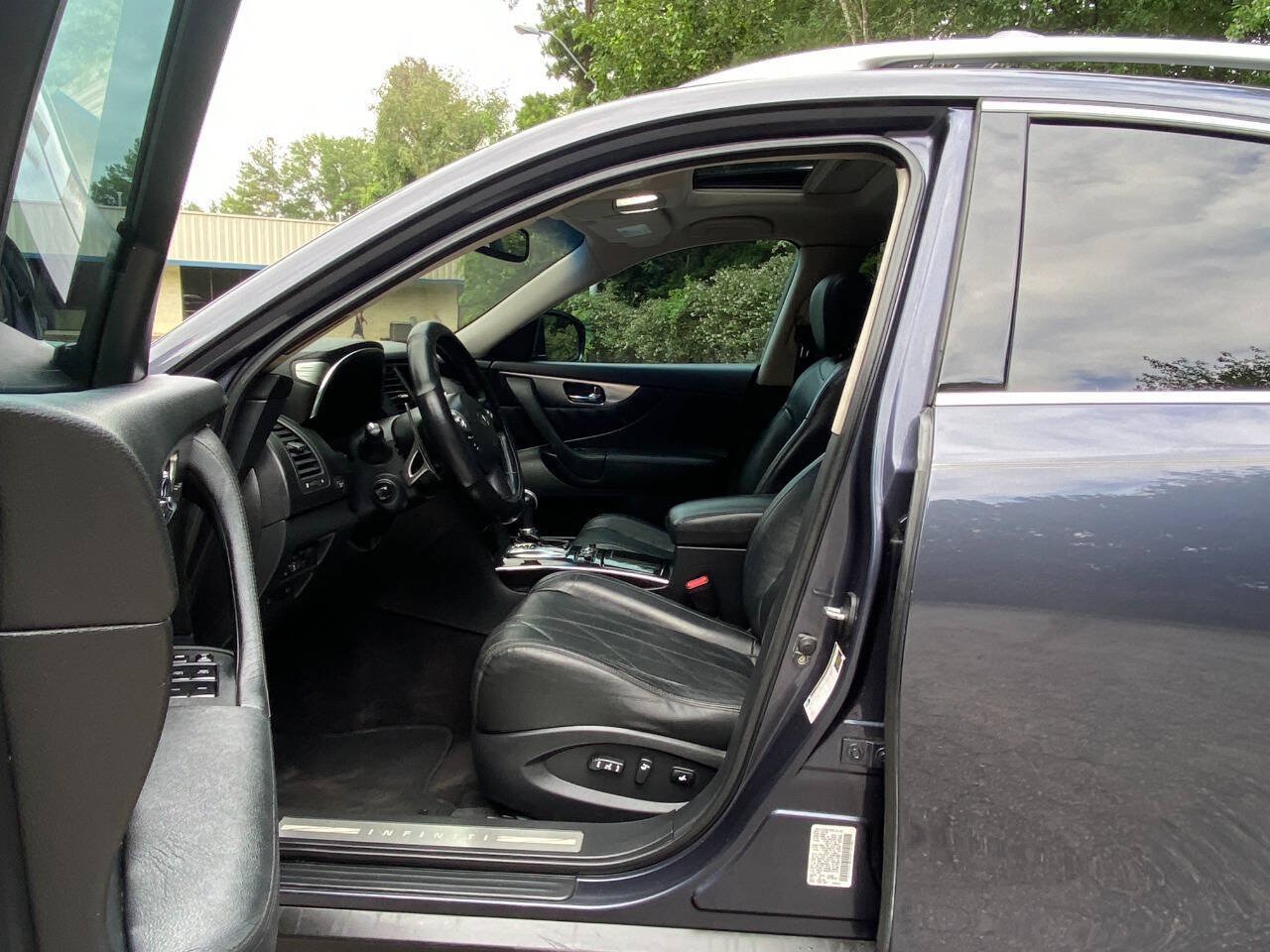 Used 2009 INFINITI FX35 AWD w/ Navigation Pkg image 16