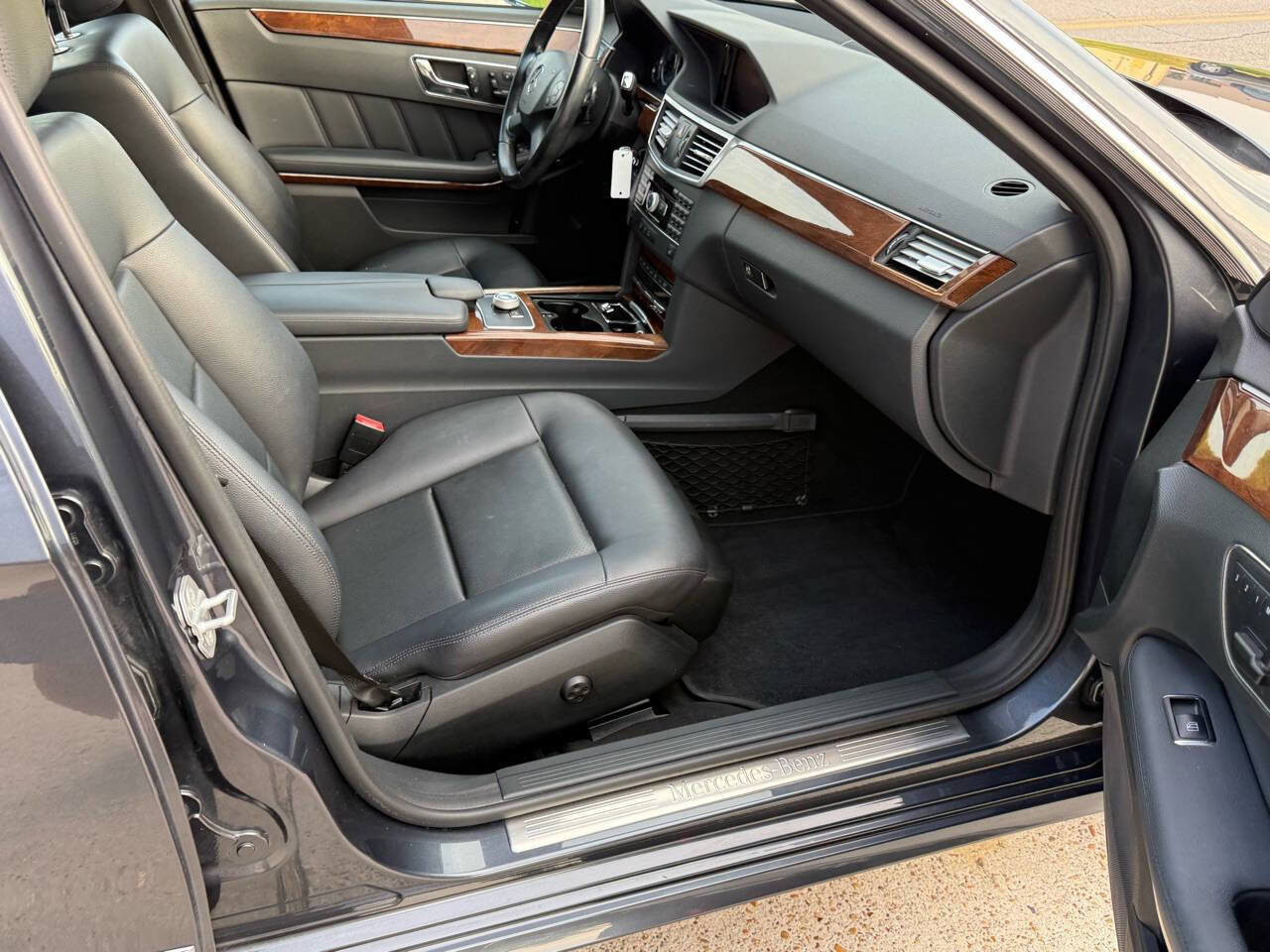 Used 2011 Mercedes-Benz E 350 BlueTEC Sedan image 32