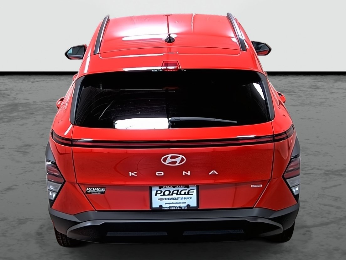 Used 2025 Hyundai Kona SEL AWD/4WD image 3