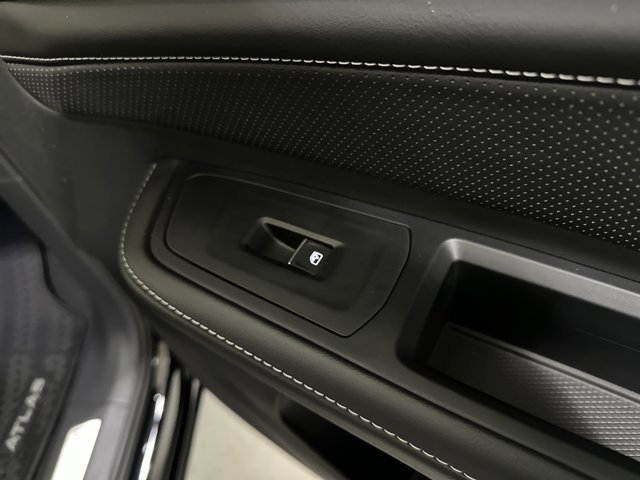 New 2026 Volkswagen Atlas SE image 40