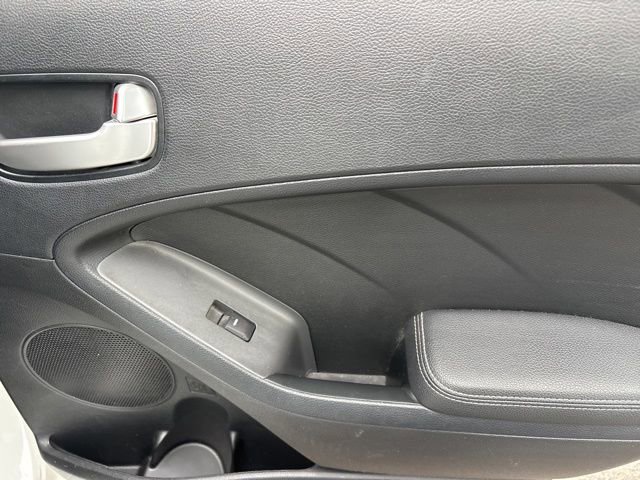 Used 2017 Kia Forte LX FWD image 28