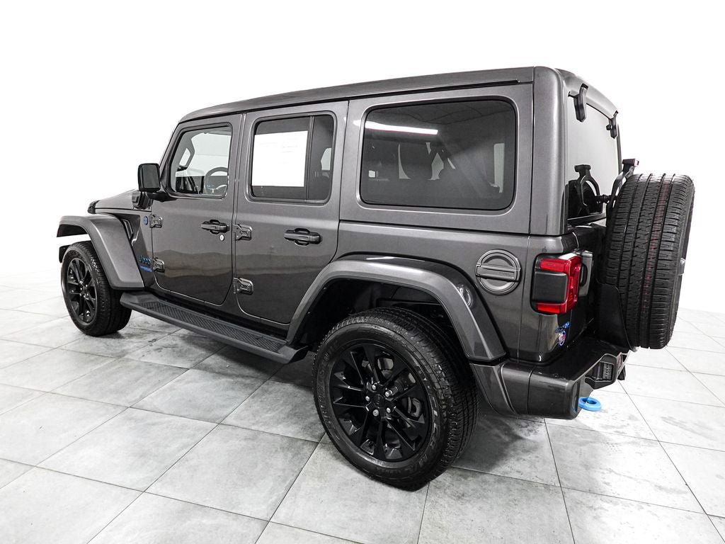 Used 2021 Jeep Wrangler Unlimited Sahara AWD/4WD image 4