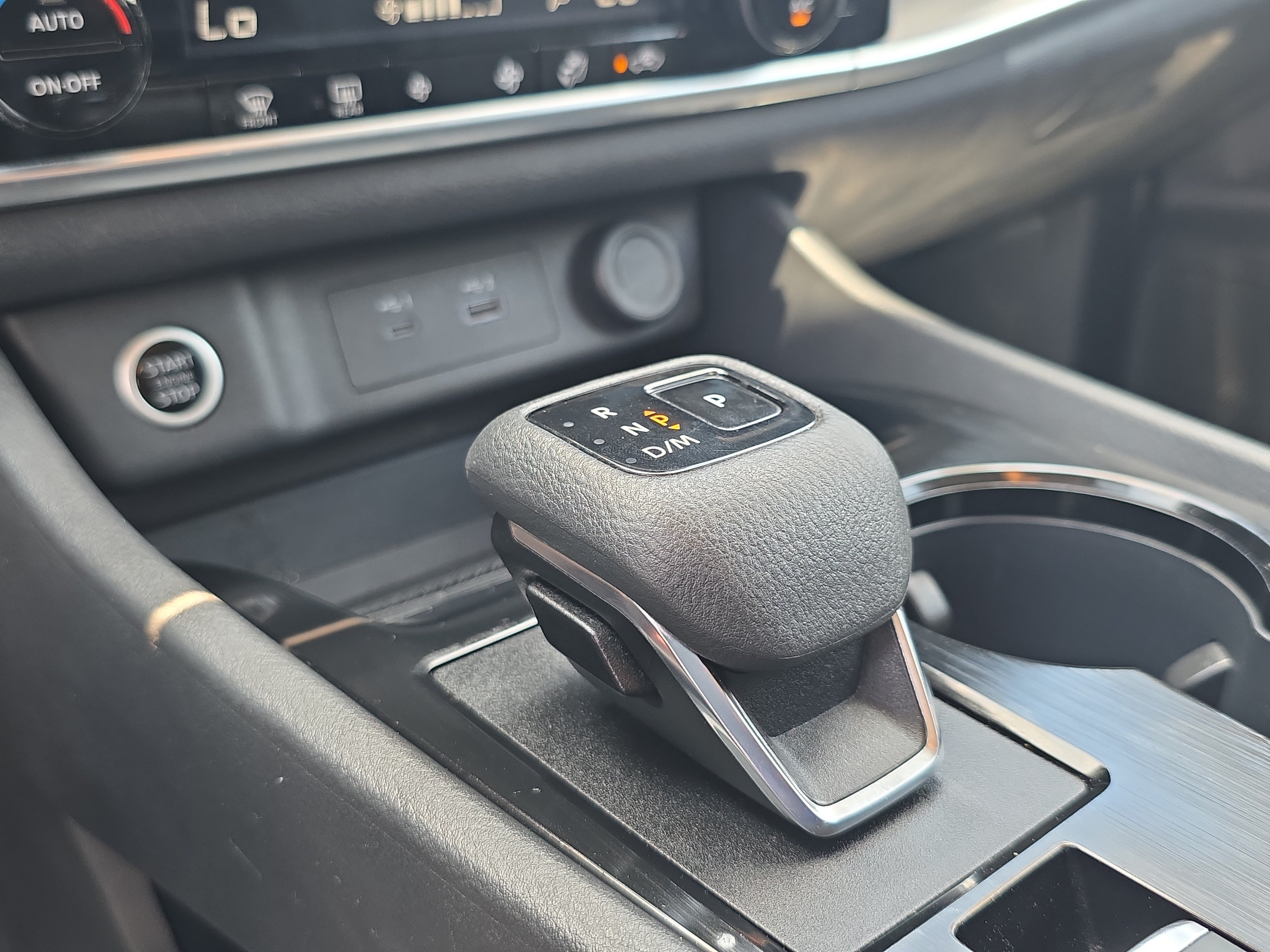 Used 2023 Nissan Rogue SV FWD image 32