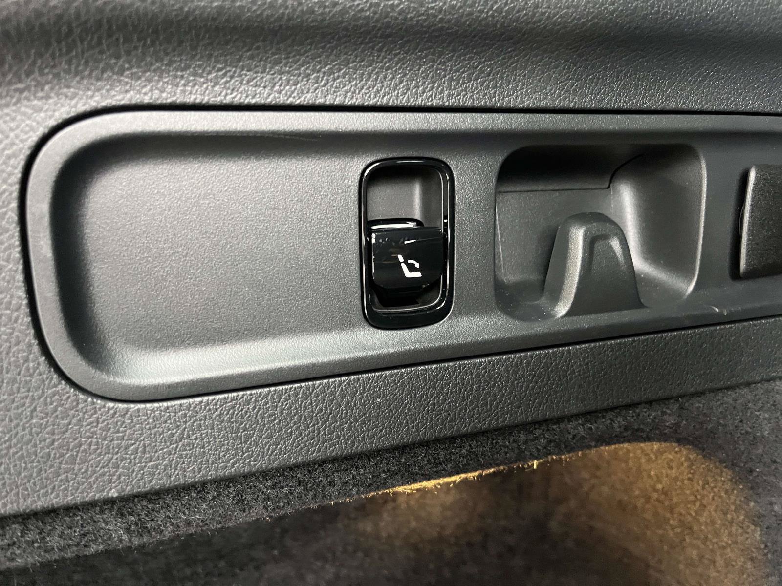 Certified 2026 Mercedes-Benz GLC 300 image 12