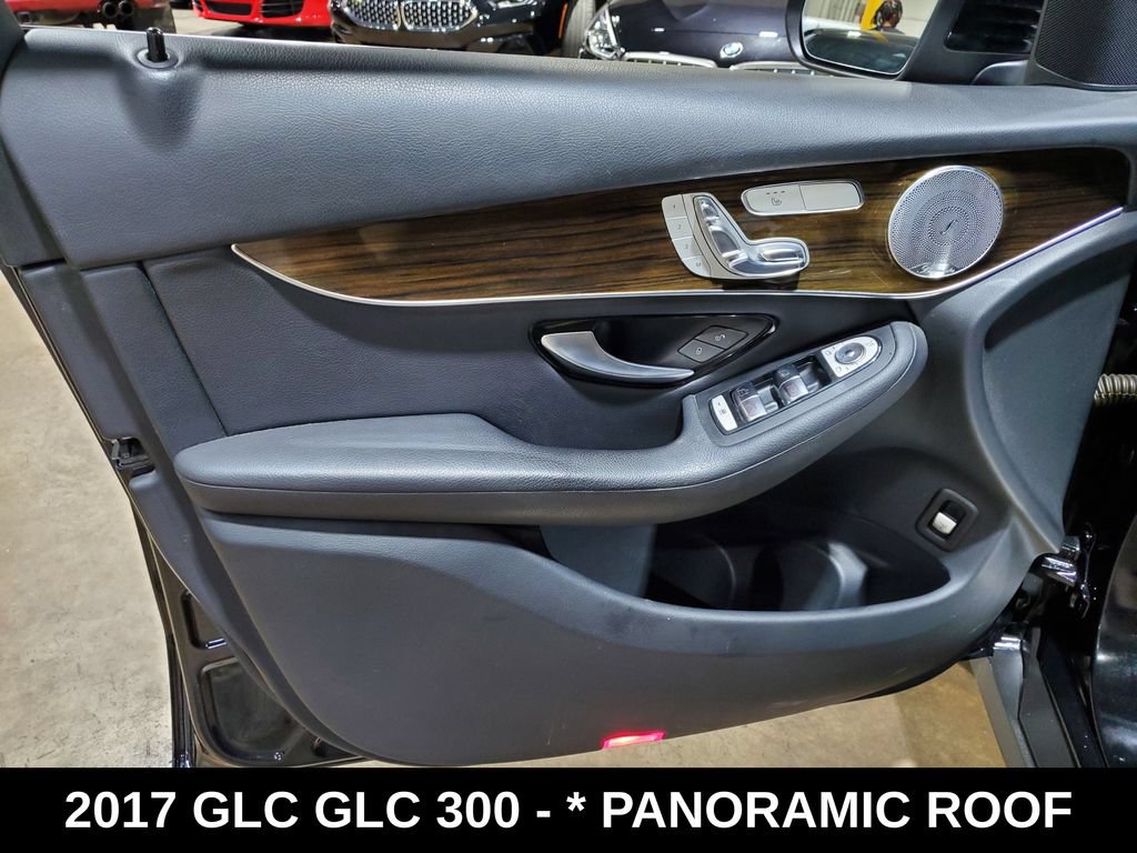 Used 2017 Mercedes-Benz GLC 300 4MATIC image 8