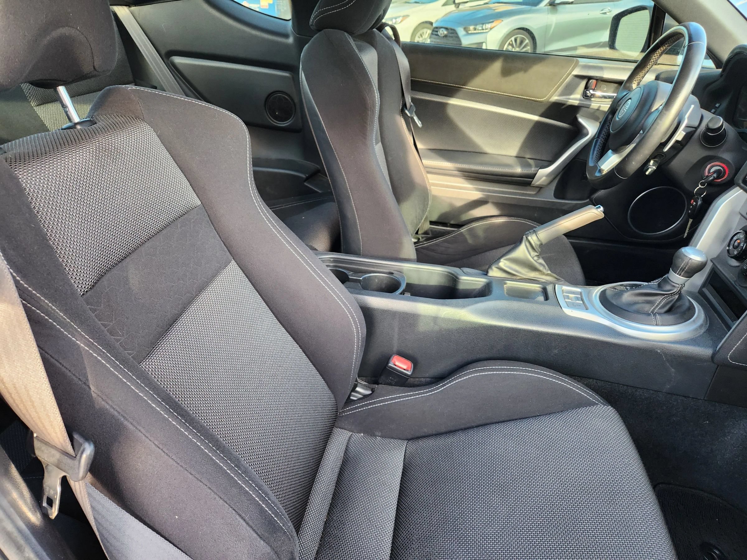 Used 2017 Toyota 86 RWD image 11