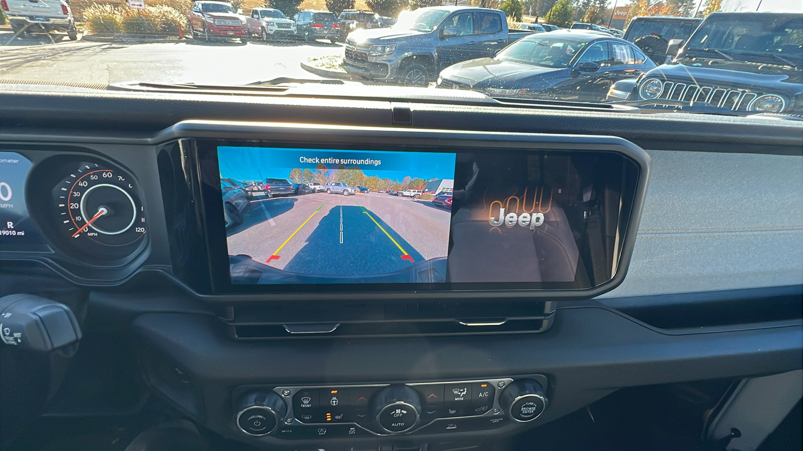 Used 2024 Jeep Gladiator Sport image 35