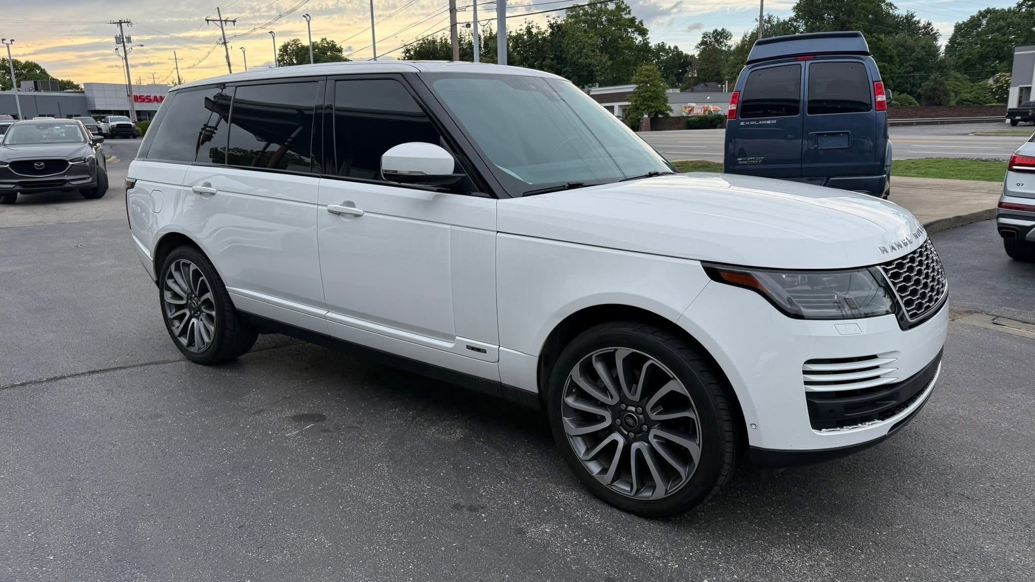 Used 2018 Land Rover Range Rover Long Wheelbase Supercharged AWD/4WD image 7