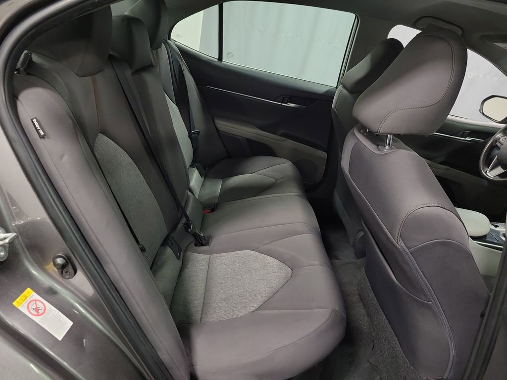 Used 2018 Toyota Camry LE FWD image 25