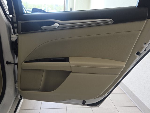 Used 2014 Ford Fusion SE FWD image 10