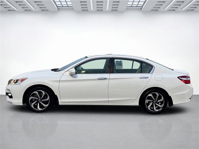 Used 2017 Honda Accord EX image 8