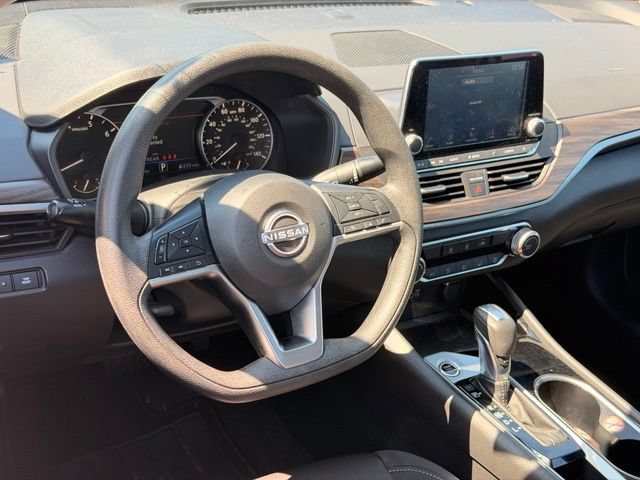 Used 2024 Nissan Altima 2.5 SV FWD image 18