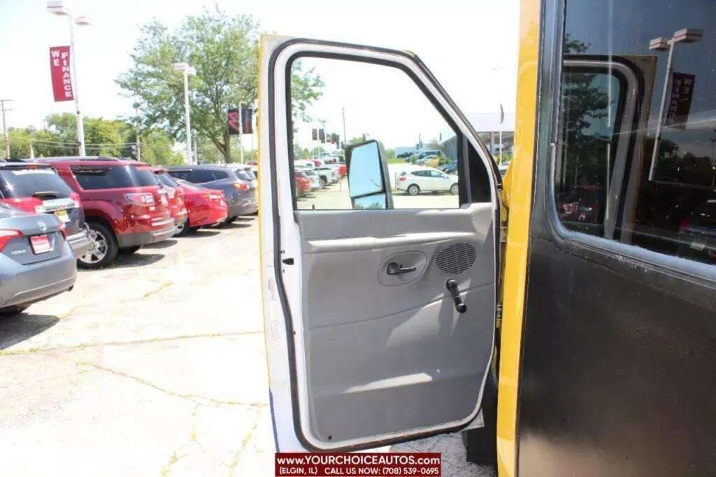 Used 2006 Ford E-450 and Econoline 450 RWD image 29