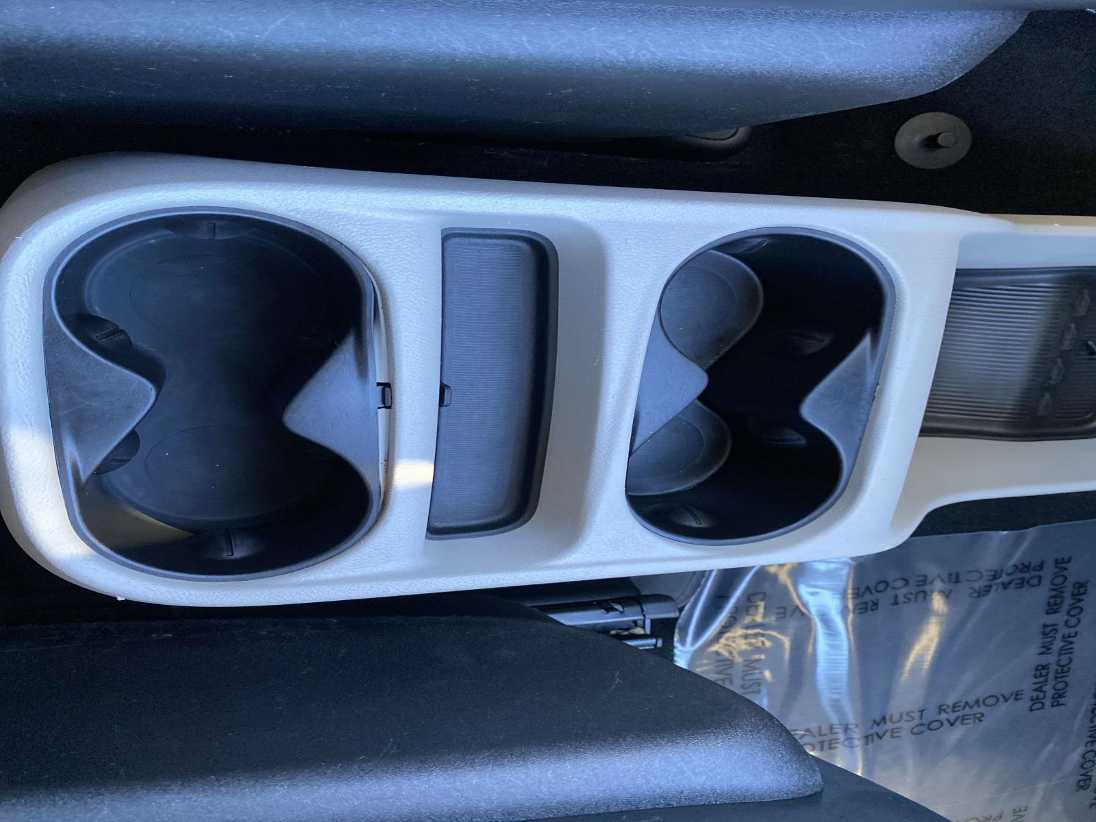 Used 2020 Chrysler Voyager L image 25